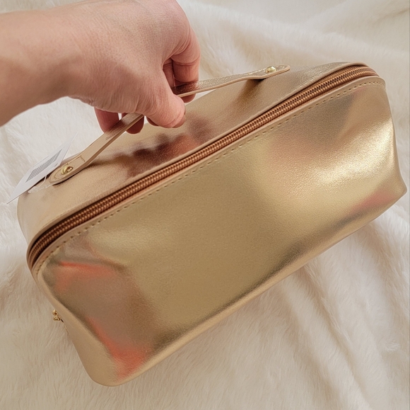 NWT travel cosmetic bag with lots of samples and travel size items - Picture 7 of 16